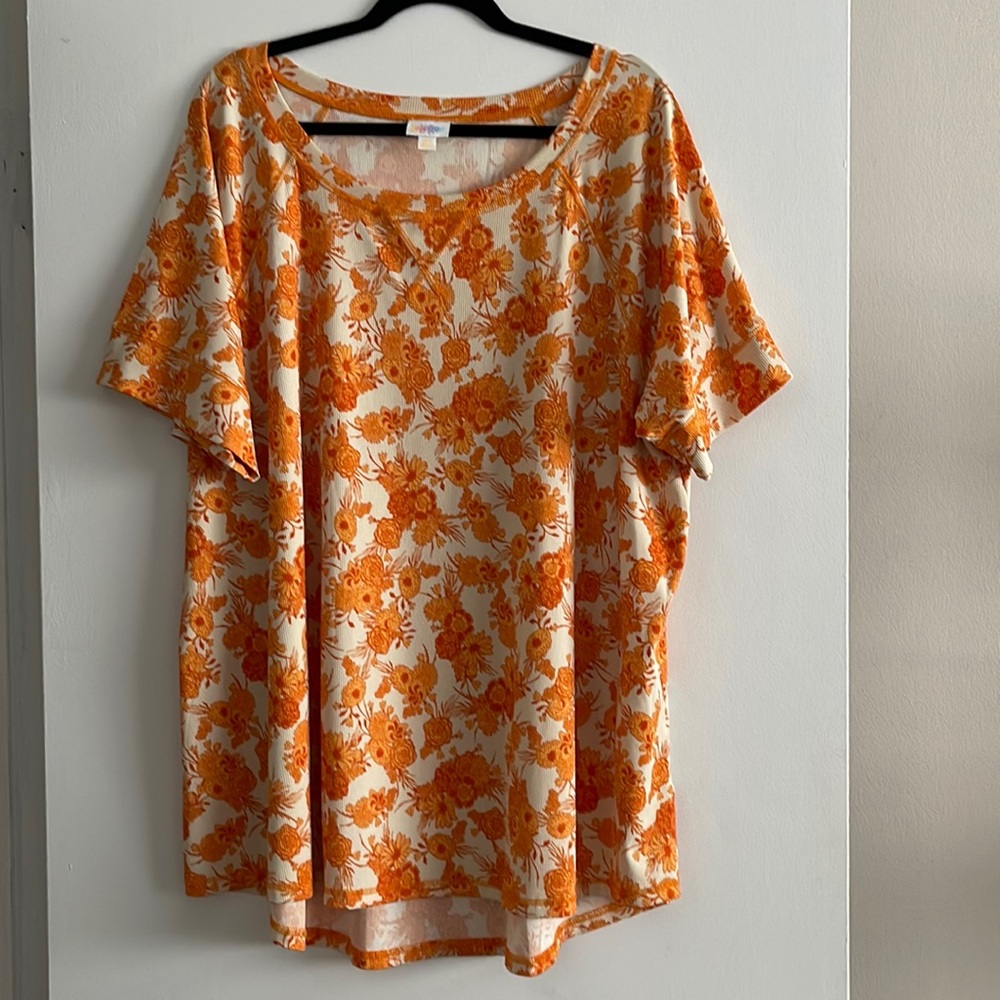 LuLaRoe Hailey Tee